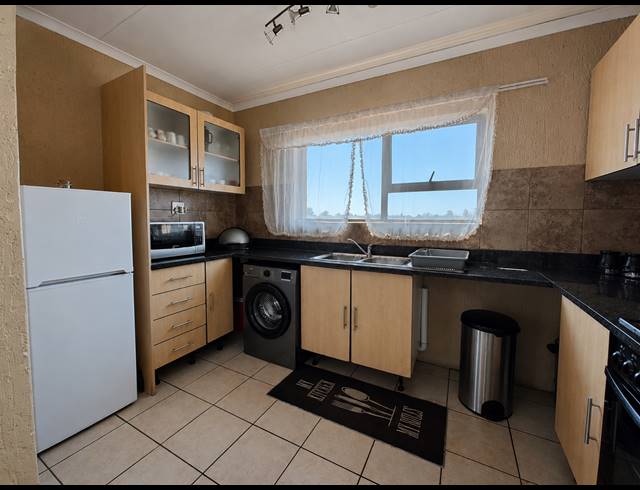 2 BEDROOM FLAT FOR SALE IN THREE RIVERS